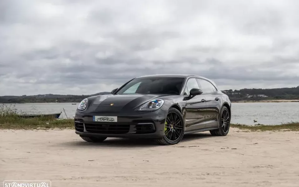 Porsche Panamera Sport Turismo 4 E-Hybrid