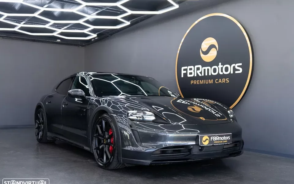 Porsche Taycan Cross Turismo 4S