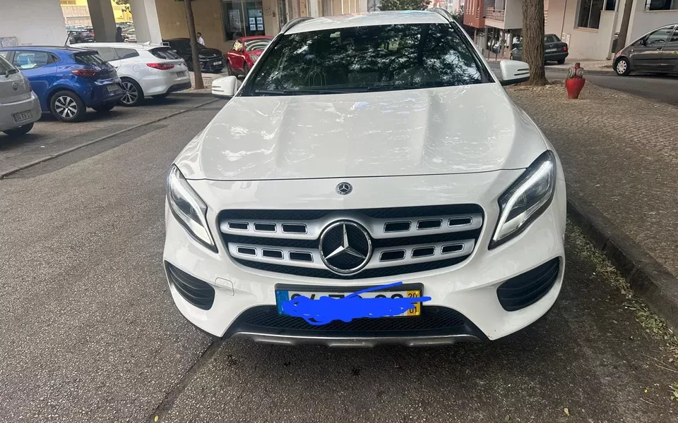 Mercedes-Benz GLA 220 d