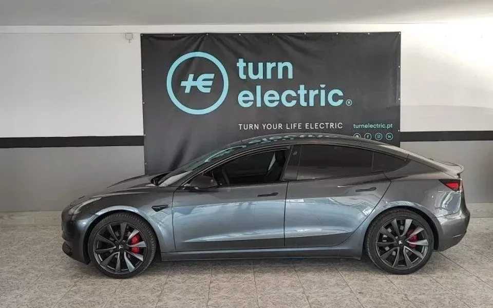 Tesla Model 3 Standard Range Plus RWD