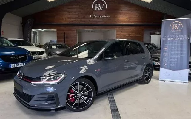 VOLKSWAGEN Golf Sport