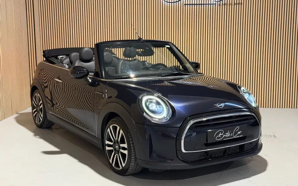 MINI Cabrio Cooper Premium Essential Auto