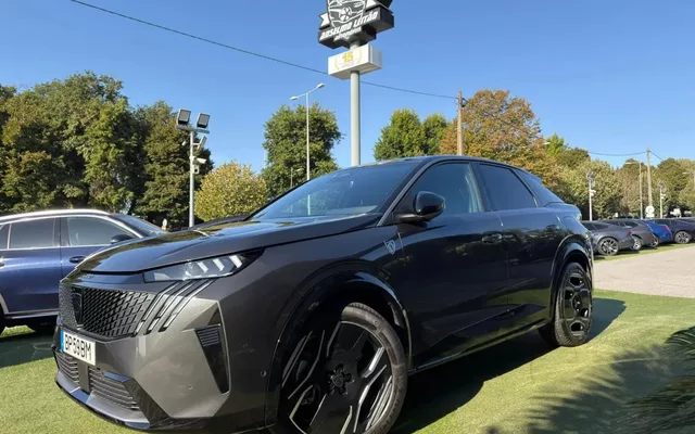 Peugeot E-3008 73 kWh GT