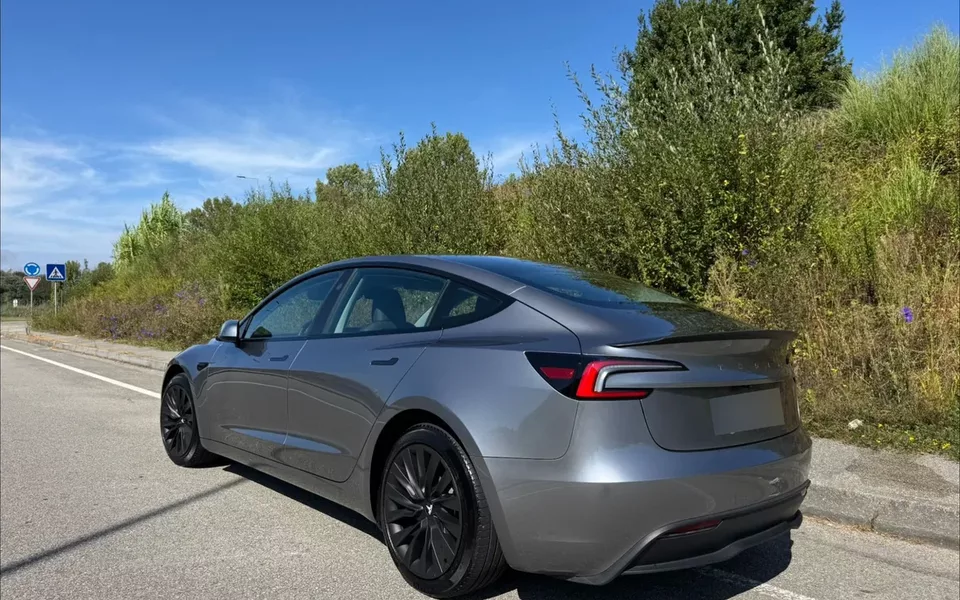Tesla Model 3 Tração Traseira Premium