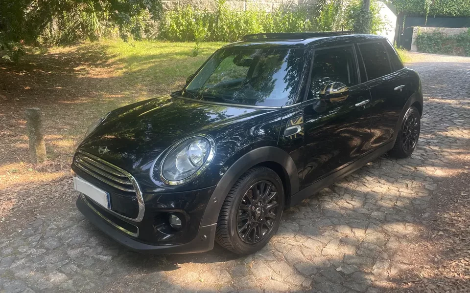 MINI 5 Portas One D Blackyard