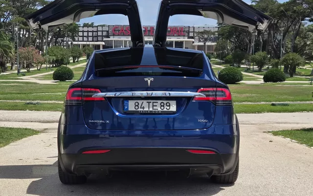 Tesla Model X 100D