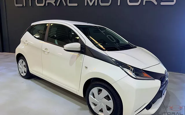 Toyota Aygo 1.0 X-Play Plus