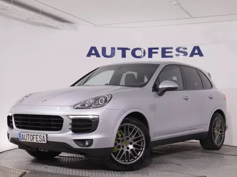 Porsche Cayenne S 3.0 V6 E-HYBRID PLATINIUM EDITION AUTO 4WD 416CV 5P # NAVI,PARKTRONIC,CAMARA TRASERA,