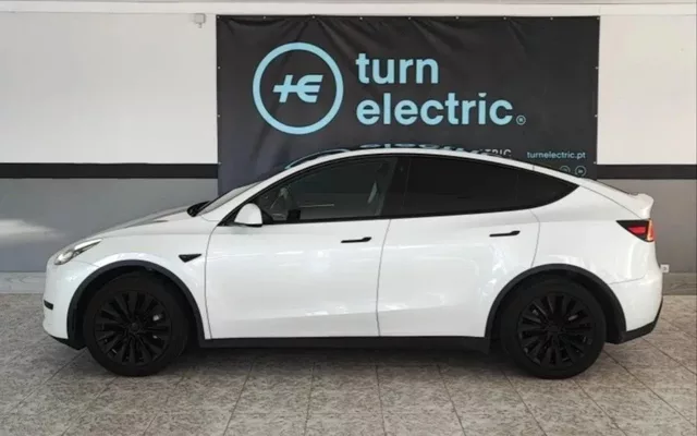 Tesla Model Y Long Range Dual Motor AWD