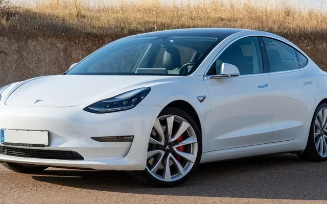 TESLA Model 3 Model 3 Long-Range Dual Motor Performance AWD
