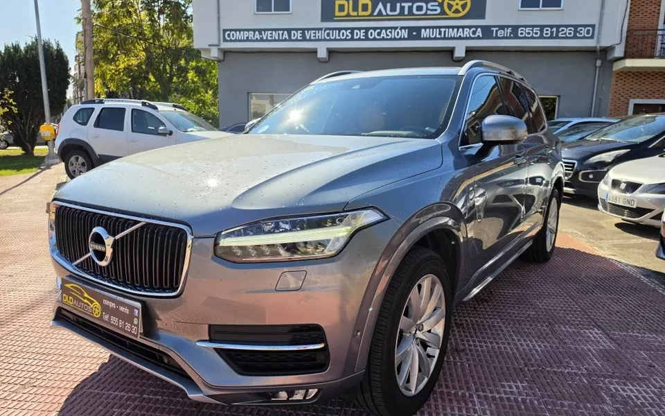 VOLVO XC90 XC90 D5 Momentum 7pl. AWD 235 Aut.