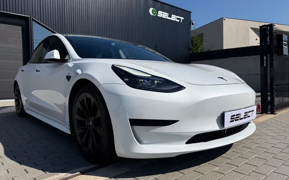 Tesla Model 3 Tração Traseira
