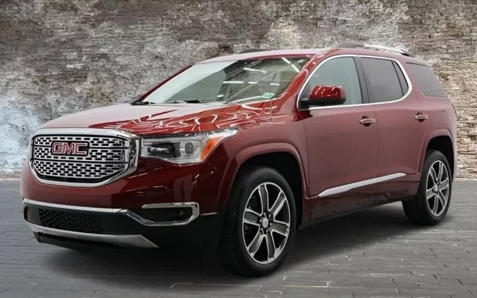 GMC Acadia 3.6L V6 4WD DENALI