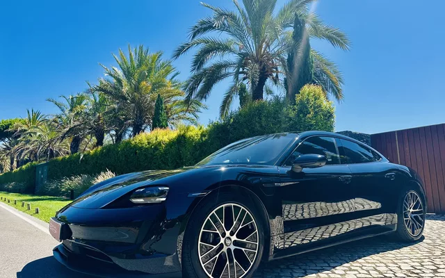 Porsche Taycan Standard