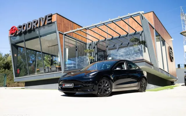 Tesla Model 3 Standard RWD