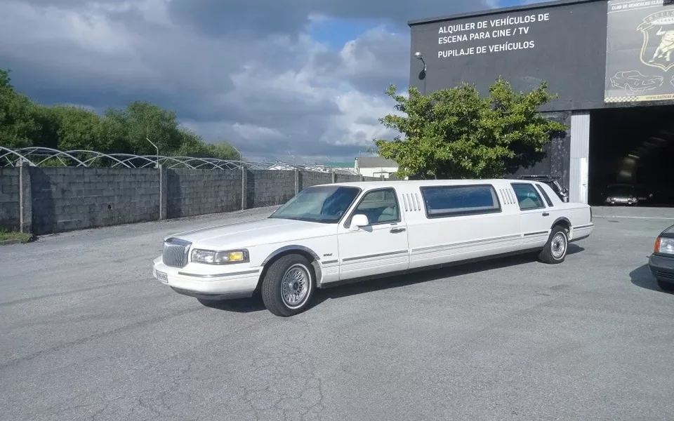 LINCOLN Town Car Town Car Limousine