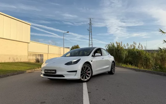 Tesla Model 3 Standard Range Plus RWD