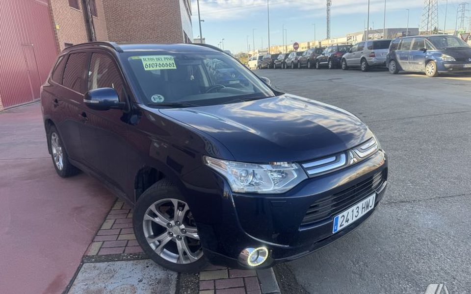 MITSUBISHI Outlander Outlander 220DI-D Kaiteki AT 4WD