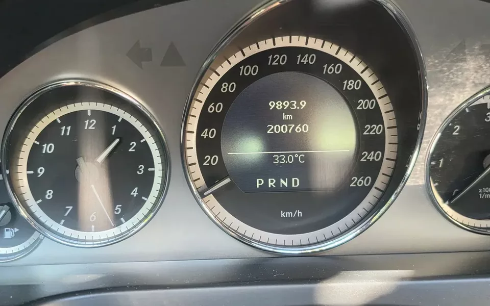 Mercedes-Benz E 250 CDi Avantgarde BlueEfficiency Auto