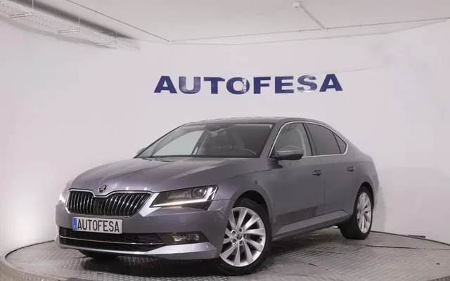 Skoda Superb 1.4 TSI AMBITION DSG 150CV 5P # NAVY, PARKTRONIC