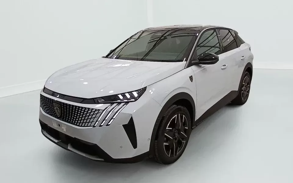 Peugeot 3008 Hybrid 136 e-DCS6 GT Zéro km immatriculé