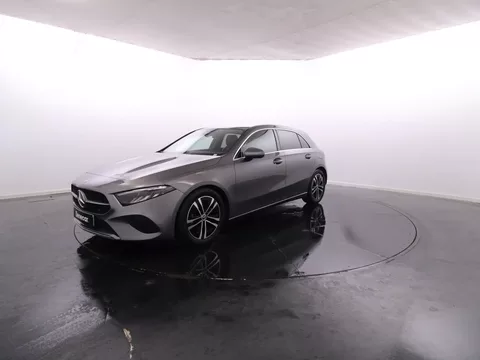 Mercedes-Benz Classe A - 200 d Progressive Advanced Cx. Aut. / Vidros Escurecidos
