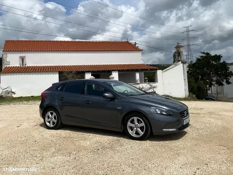 Volvo V40 D2