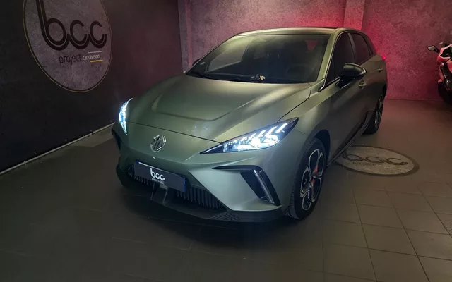 MG MG4 64 kWh XPower Luxury