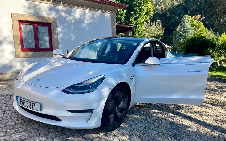 Tesla Model 3 Long Range AWD Dual Motor