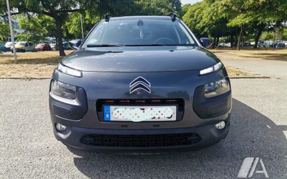 NISSAN Qashqai Q+2 2.0dCi Acenta 4x4