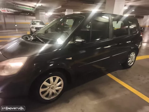 Renault Grand Scénic 1.5 dCi Dynamique S 7L.