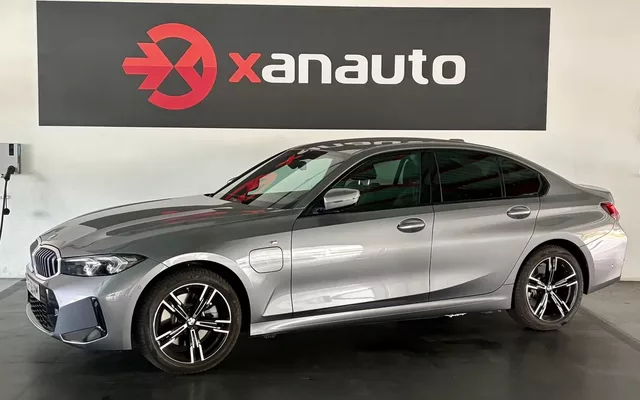 BMW 330 e Pack Desportivo M Auto
