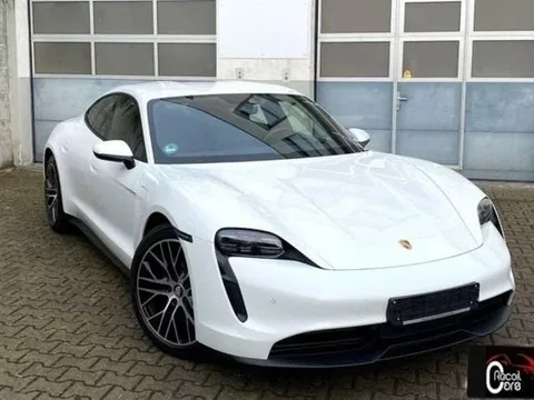 PORSCHE Taycan 4p