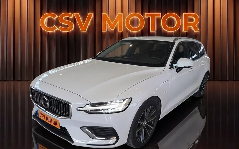 VOLVO V60 2.0 T6 AWD Recharge Core Auto
