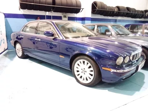 JAGUAR XJ XJ-8 3.5 V8 Classic Aut.