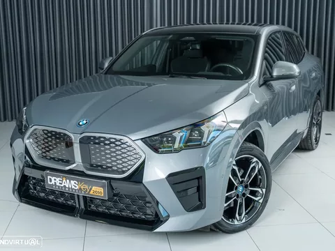 BMW iX2 eDrive20 Pack Desportivo M