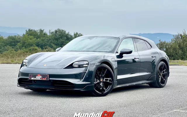 Porsche Taycan Cross Turismo 4