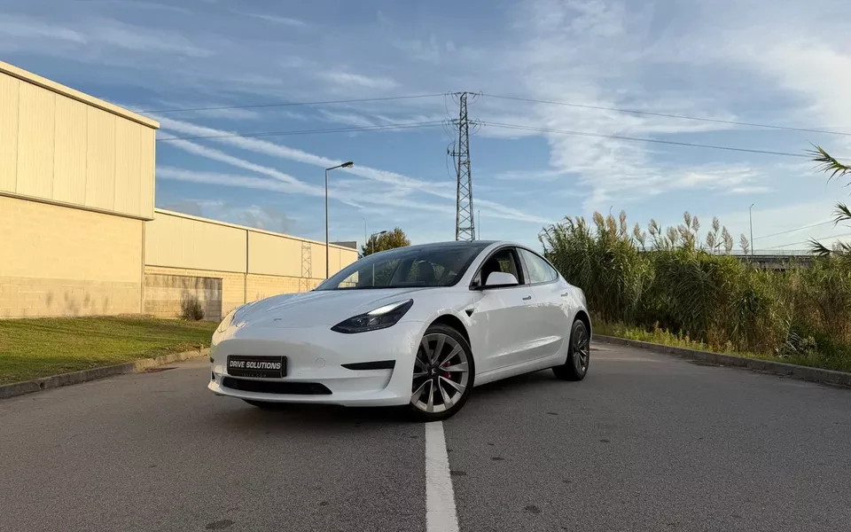Tesla Model 3 Standard Range Plus RWD