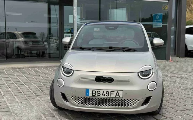 FIAT - 500E - 500e 42 kWh Giorgio Armani Collector´s Edition