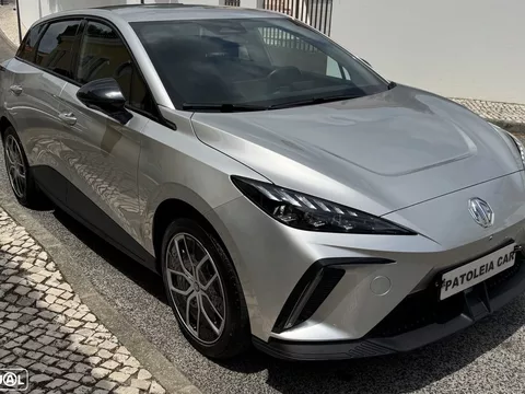 MG MG4 64 kWh Luxury