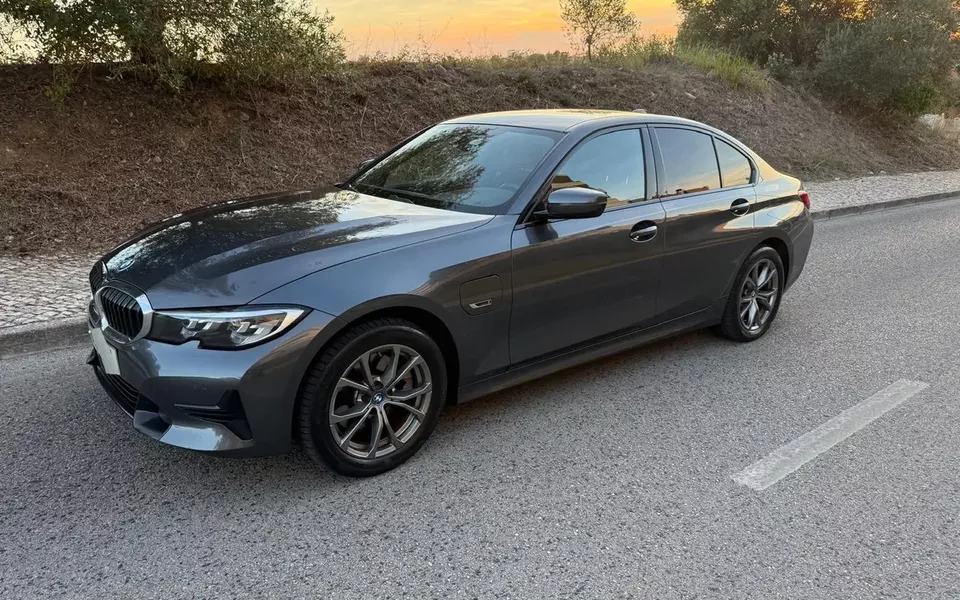 BMW 320