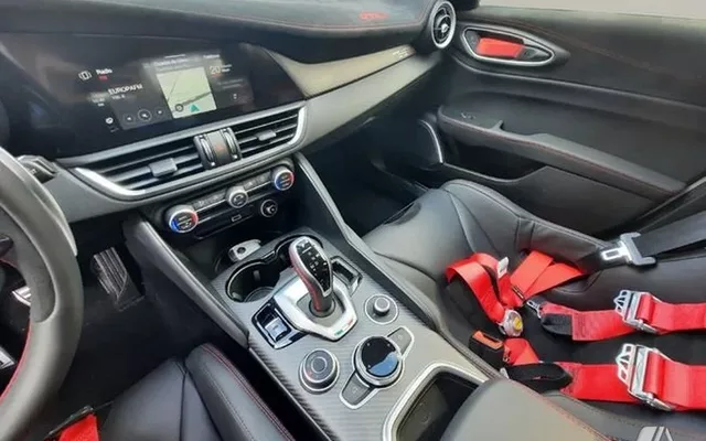 ALFA ROMEO Giulia GTAM 2.9T V6 397kW (540CV) AT GTAM