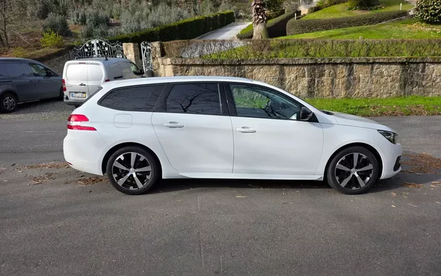Peugeot 308 SW BlueHDi 130 Stop & Start Allure Pack