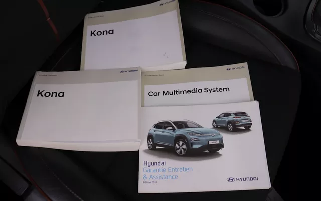 Hyundai Kona 1.0 TGDI TECNO 120CV 5P # NAVY, PARKTRONIC