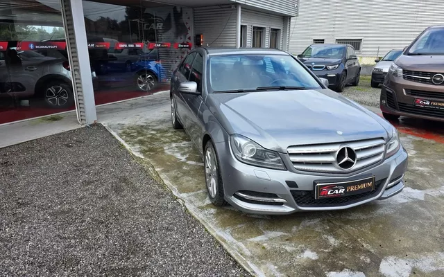 Mercedes-Benz C 220