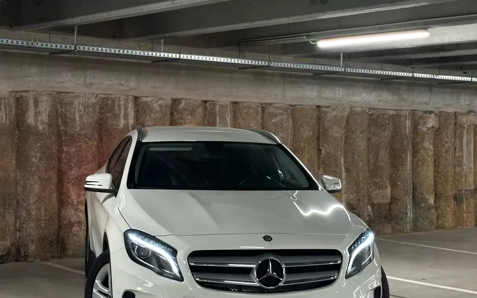 Mercedes-Benz GLA 220
