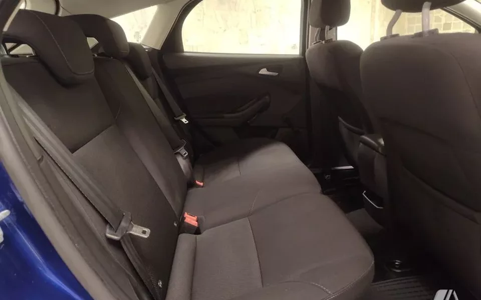 FORD Focus Focus 1.6 TI-VCT Business Powershift