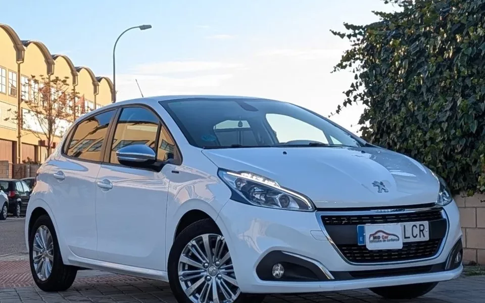 PEUGEOT 208 208 1.5BlueHDi S&S Signature 100