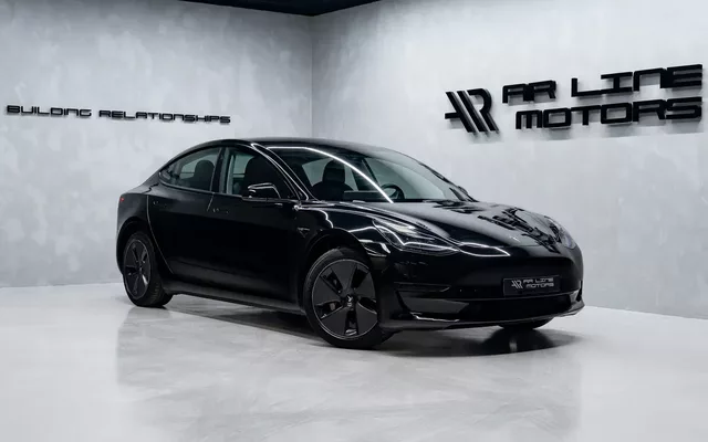 Tesla Model 3 Standard Range Plus RWD