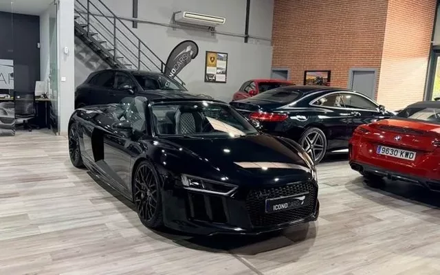 AUDI R8 Spyder 5.2 FSI V10 plus 449 kW